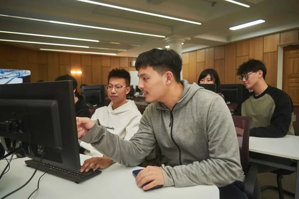 Université d'État des voies de communication d'Extrême-Orient